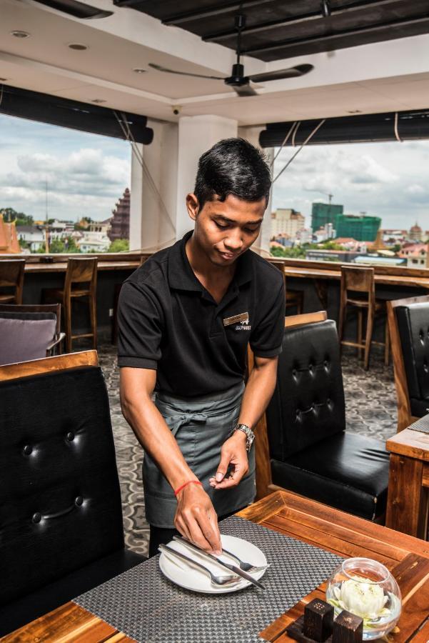 Patio Hotel & Urban Resort Phnom Penh Eksteriør billede