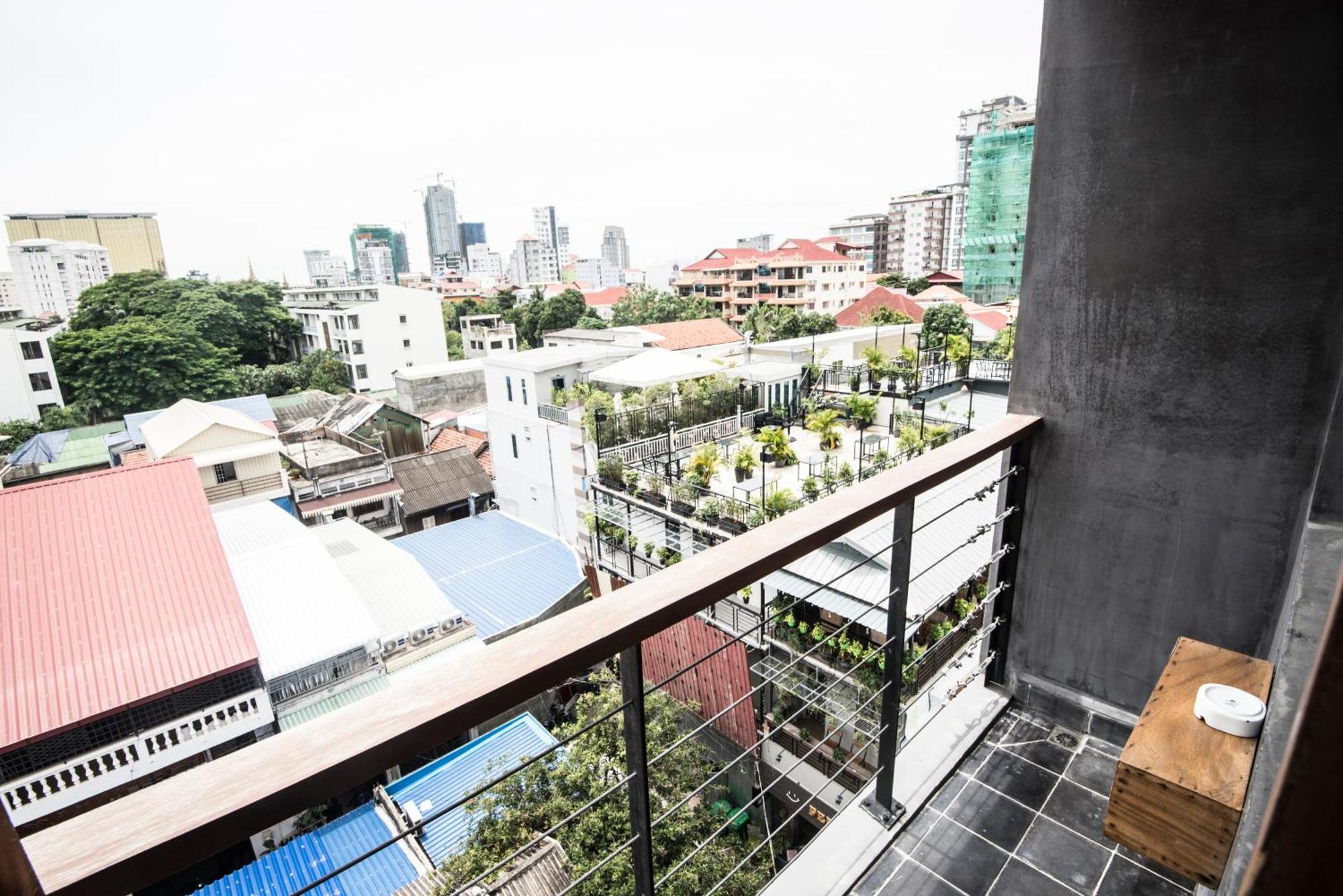 Patio Hotel & Urban Resort Phnom Penh Eksteriør billede