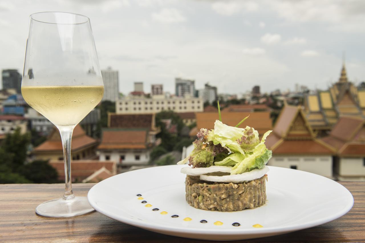 Patio Hotel & Urban Resort Phnom Penh Eksteriør billede